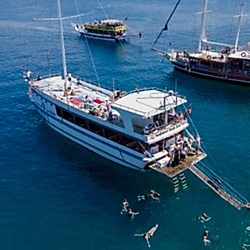 12 Adalar Tekne Turu